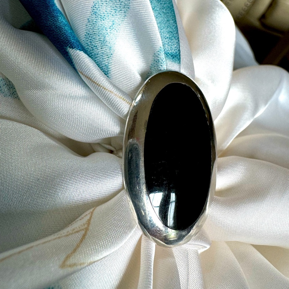 Statement silver ring with onyx
